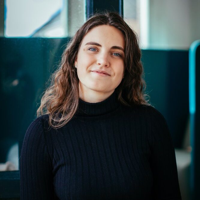 Headshot of Marina Prados Espínola