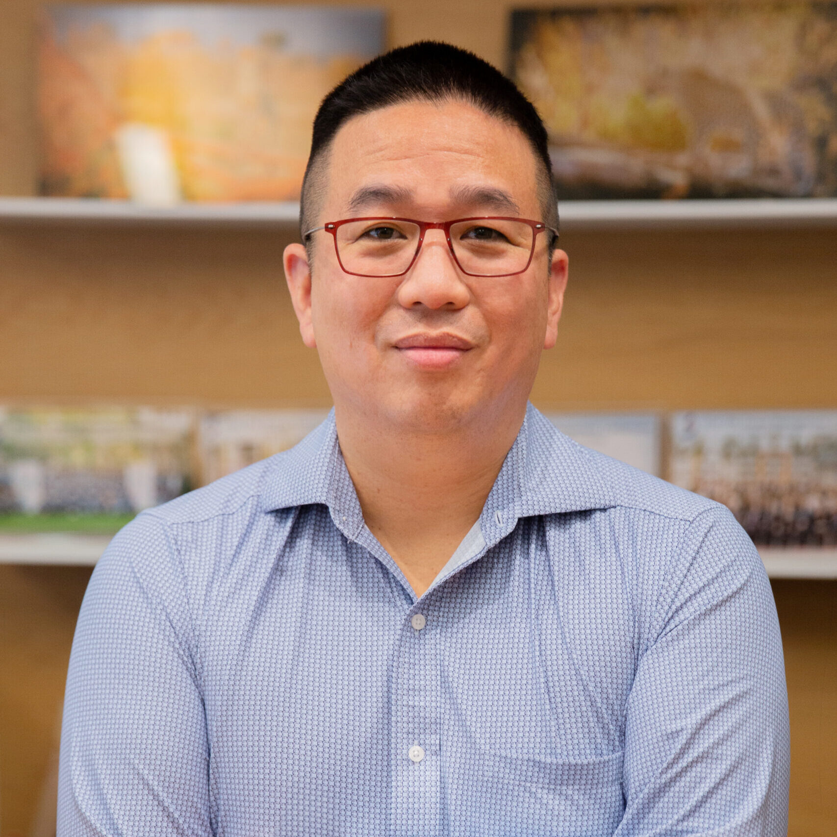 Headshot of Roger Lee